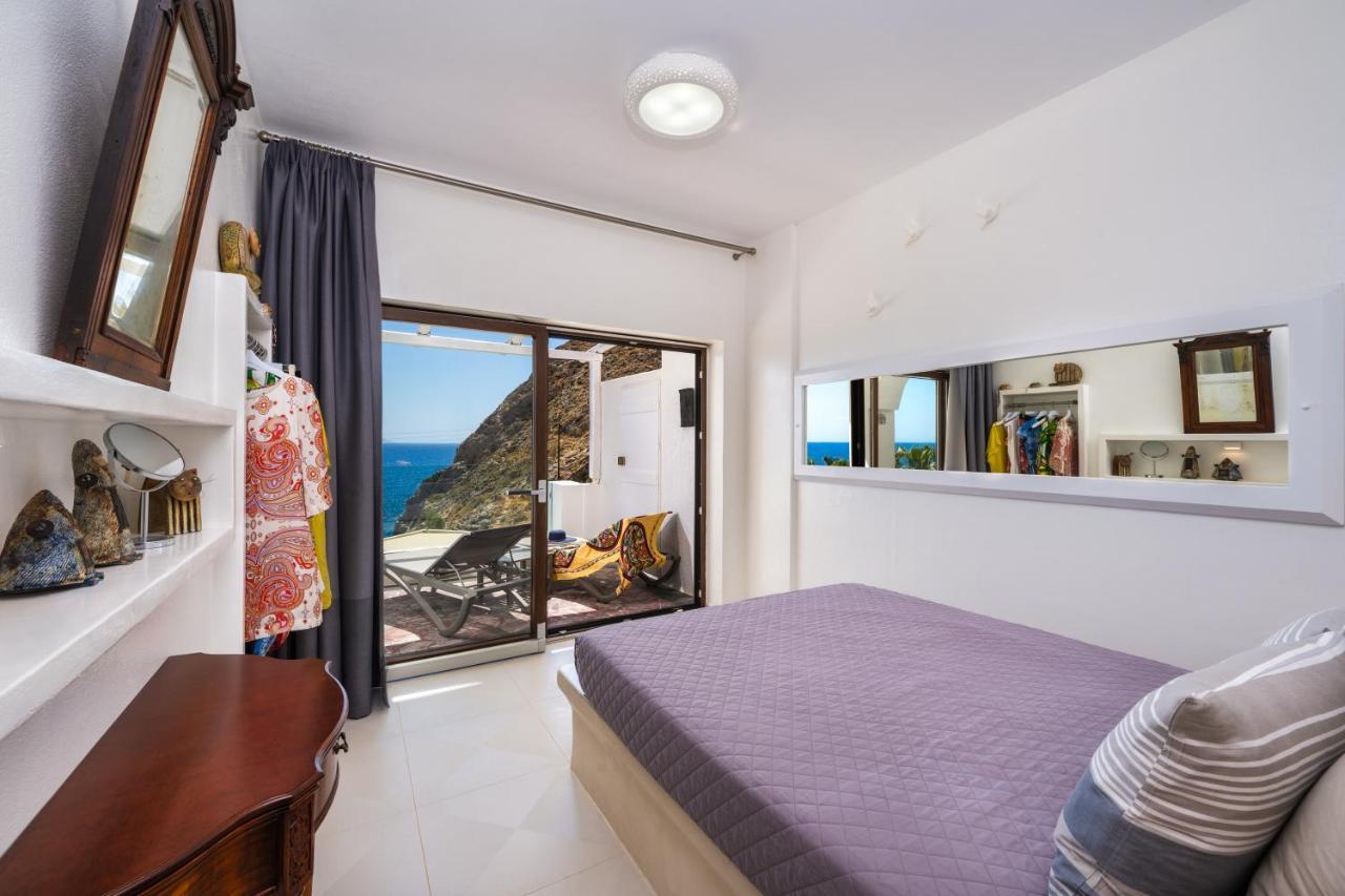 Moschatos Beach House Kamari  Exterior photo