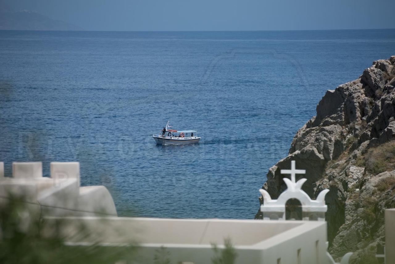 Moschatos Beach House Kamari  Exterior photo