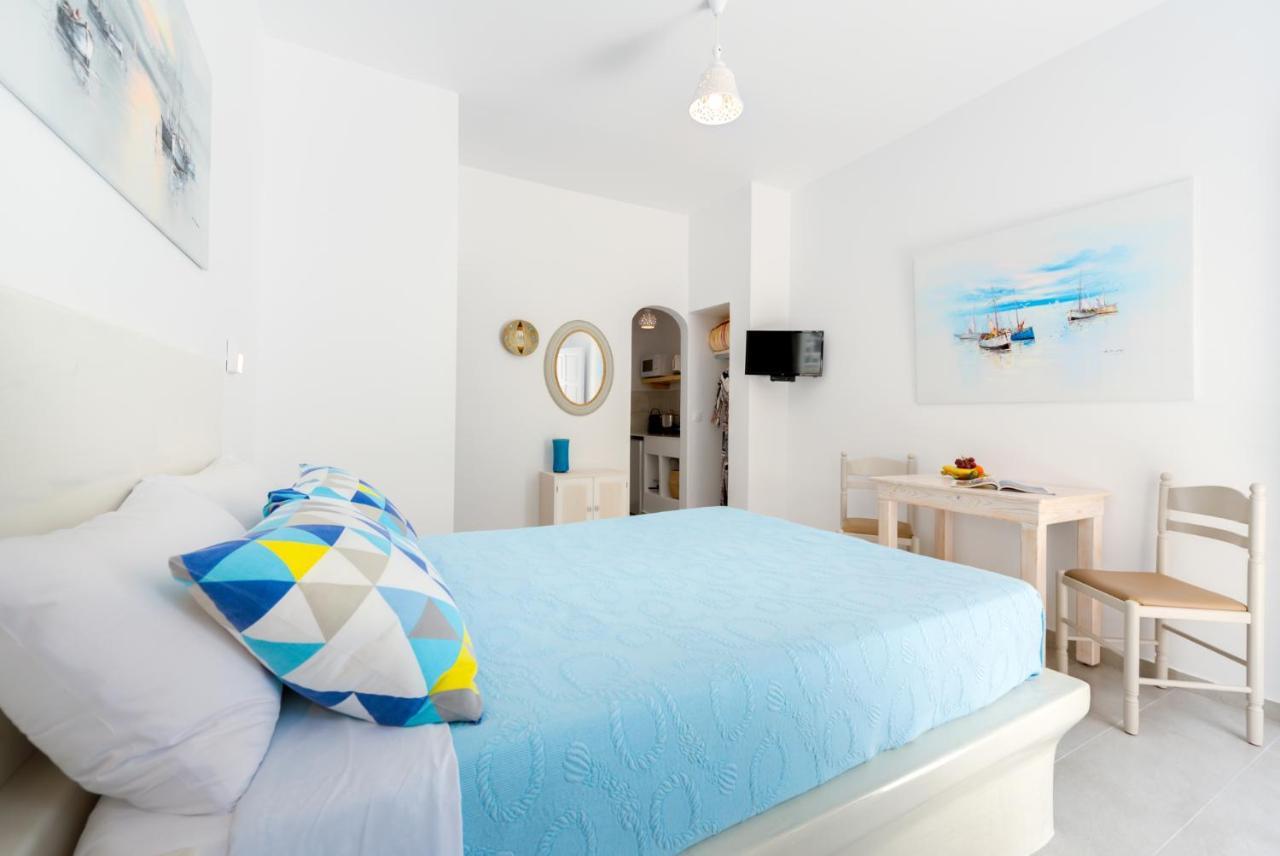 Moschatos Beach House Kamari  Exterior photo