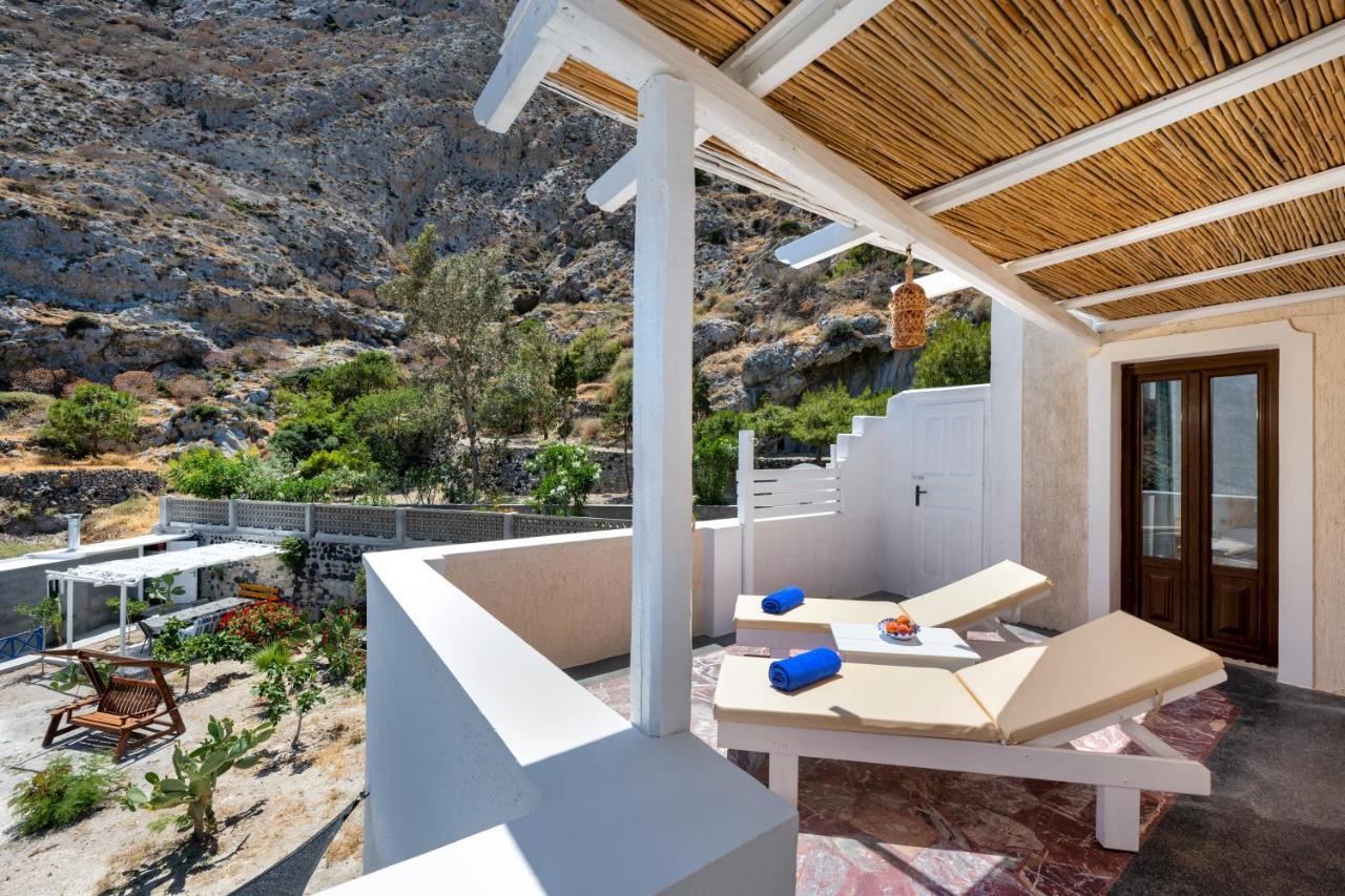 Moschatos Beach House Kamari  Exterior photo