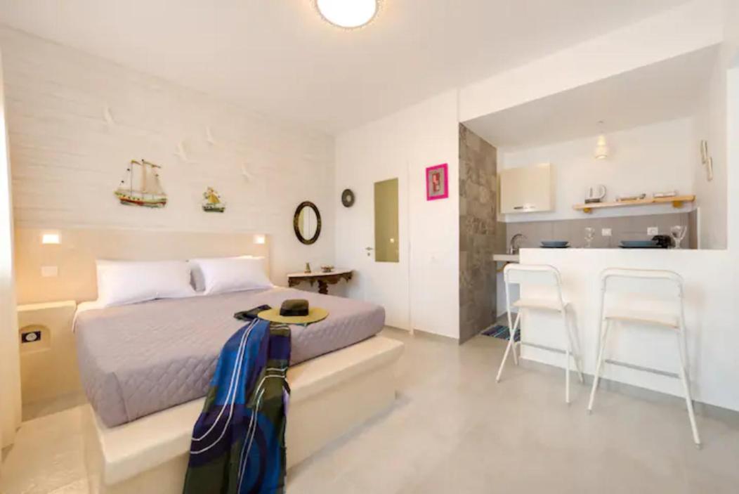 Moschatos Beach House Kamari  Exterior photo