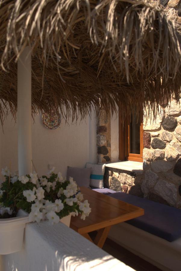 Moschatos Beach House Kamari  Exterior photo